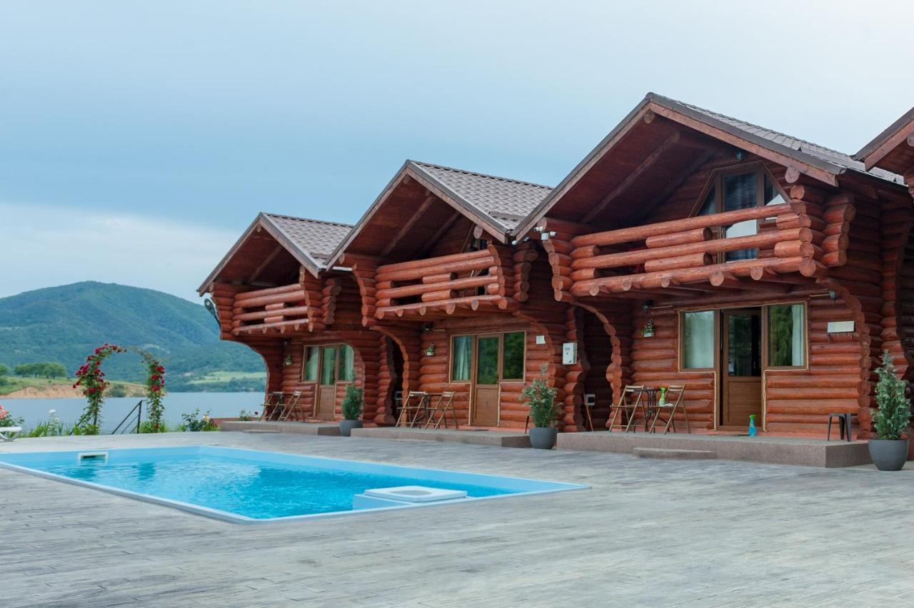Villa Frans Si Cabanute Ieşelniţa المظهر الخارجي الصورة